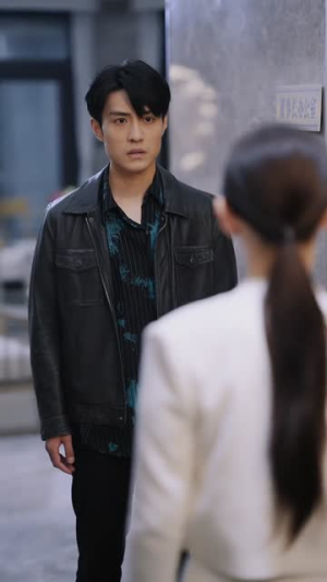 义薄云天之洪星(71集) 义薄云天之洪星(71集) 短剧全集VR沉浸版