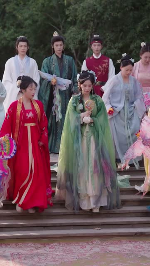 泄露心声后,所有人都来攻略我(75集) 泄露心声后,所有人都来攻略我(75集)短剧全集投屏大屏看