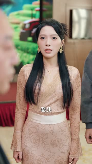 开局一秒涨一万,美女校花太主动(80集) 开局一秒涨一万,美女校花太主动(80集)短剧完结篇全集连播