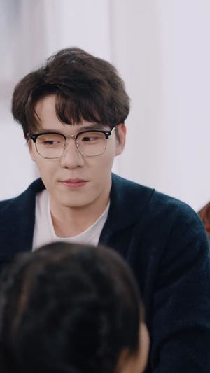 应聘失败后,成了总裁女儿的后爸(80集) 应聘失败后,成了总裁女儿的后爸(80集)短剧合集彩蛋完整版