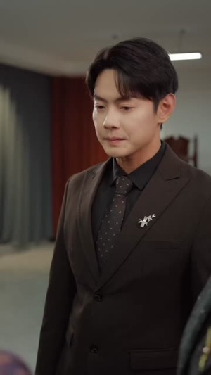 认亲当天我携三个儿子华丽归来（60集）短剧结局合集限免刷