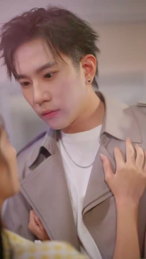 灰姑娘捡的男人竟是京圈拽爷(78集) 灰姑娘捡的男人竟是京圈拽爷(78集)短剧全集投屏大屏看