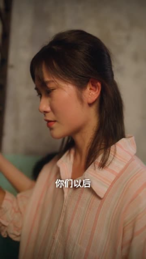 荒年直播卖野菜带飞全家(80集) 荒年直播卖野菜带飞全家(80集)短剧合集彩蛋完整版