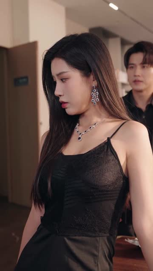 被家族抛弃后,我靠坏女人登顶(80集) 被家族抛弃后,我靠坏女人登顶(80集)短剧经典全集任你选