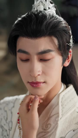 骨血焚天傻子少主竟是你魔道祖师爷(60集) 骨血焚天傻子少主竟是你魔道祖师爷(60集)短剧全集无删完整版