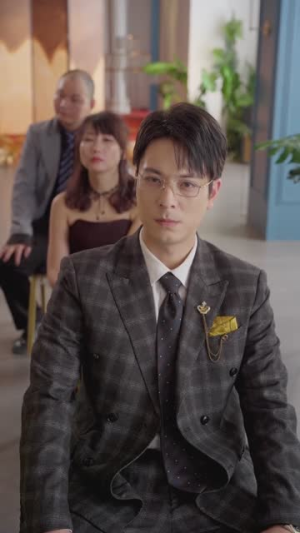 隐了三年,出山直接拿捏整个领域(95集) 隐了三年,出山直接拿捏整个领域(95集)短剧终极大结局合集