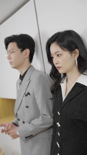 闪婚死对头,顾总他宠妻无度(90集) 闪婚死对头,顾总他宠妻无度(90集)短剧合集蓝光画质