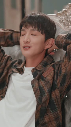 财富自由:开局我能看见未来新闻(80集) 财富自由:开局我能看见未来新闻(80集)短剧全集投屏大屏看