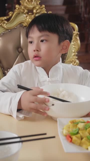 小天师下山，邪祟们颤抖吧（55集）短剧收官全集限免看