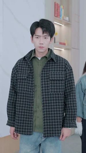 上班第一天,手撕通缉榜(79集) 上班第一天,手撕通缉榜(79集)短剧限免全集任你点