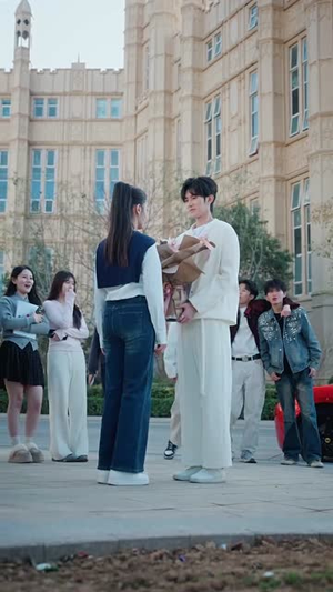 装穷被丢进恋爱盲盒后（71集）短剧宝藏全集限免看