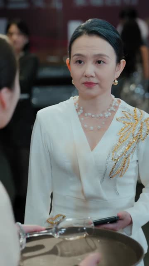 别惹我,我是你奶奶(70集) 别惹我,我是你奶奶(70集)短剧全集幕后花絮版