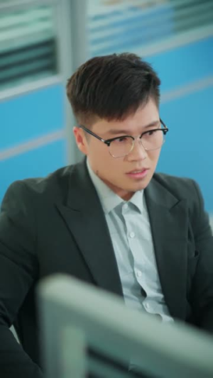 黄毛穿书,竟虐恋校花(80集) 黄毛穿书,竟虐恋校花(80集)短剧大结局连更全集