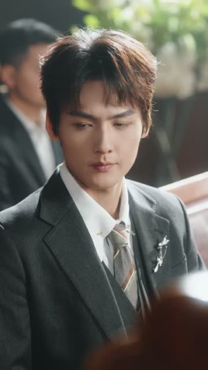 金融大佬,娇养一朵白玫瑰(70集) 金融大佬,娇养一朵白玫瑰(70集)短剧全季限免大放送