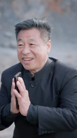 透视从集装箱寻宝开始(117集) 透视从集装箱寻宝开始(117集)短剧最终章免费合集