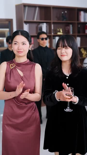 背叛团宠大小姐的人,都后悔了(36集) 背叛团宠大小姐的人,都后悔了(36集)短剧大结局连更全集