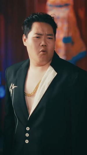 变成大佬和idol成为兄弟(60集) 变成大佬和idol成为兄弟(60集)短剧大结局连更全集