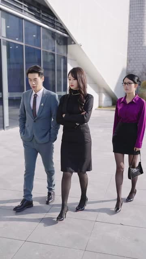 战神房东:开局女总裁上门求合租(78集) 战神房东:开局女总裁上门求合租(78集)短剧终篇全集限免看