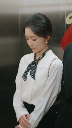 她自万丈荣光（75集）短剧全集高清无码版