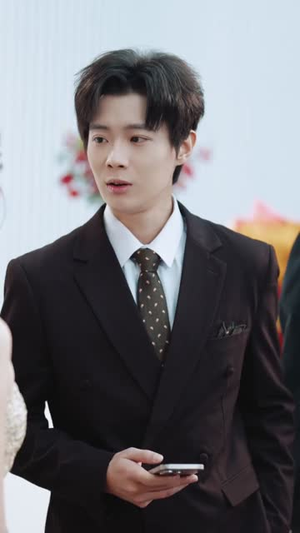 假少爷发我250奖金,我让全家破产(60集) 假少爷发我250奖金,我让全家破产(60集)短剧完结篇全集连播