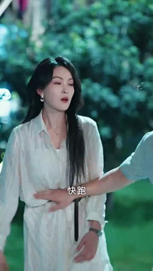 白衣夜煞（65集）短剧全集幕后花絮版