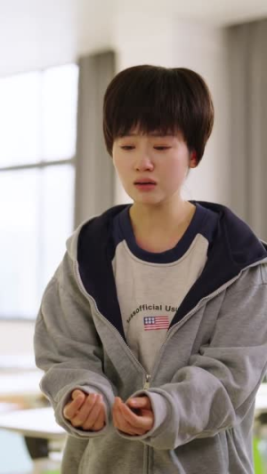 藏起裙摆后,爱姗姗来迟(82集) 藏起裙摆后,爱姗姗来迟(82集)短剧全剧终合集放送