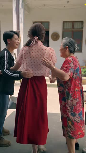 盛夏灼浪起（68集）短剧全集投屏大屏看