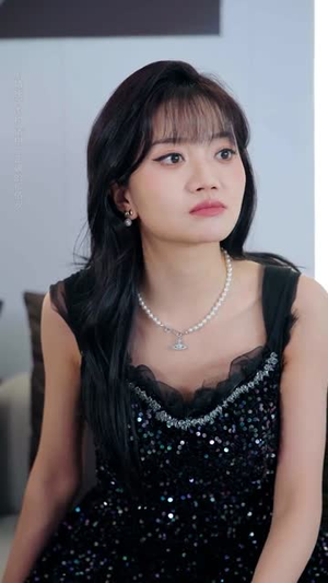 继妹绑定瘦身转移系统后求我别减（50集）短剧精选全集无广告