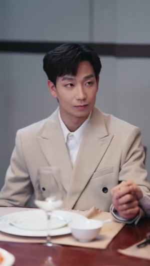 被甩当天我带崽闪婚豪门(70集) 被甩当天我带崽闪婚豪门(70集)短剧最终回限免畅看