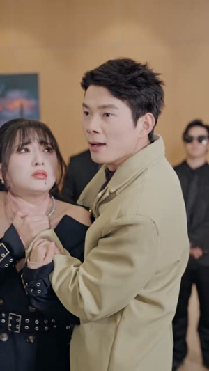 高手下山之美女总裁的贴身保安（70集）短剧大结局全集解锁