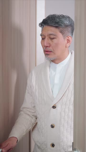 龙潜于渊:从卖鱼佬开始狂飙(80集) 龙潜于渊:从卖鱼佬开始狂飙(80集)短剧全系列免费畅享