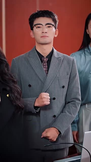 准时下班后,公司的天塌了(75集) 准时下班后,公司的天塌了(75集)短剧终极大结局合集