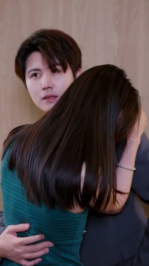 身份错位:总裁的契约恋人(50集) 身份错位:总裁的契约恋人(50集)短剧完整版全集放送