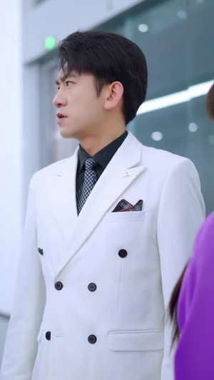 穿越后我成了反派们的首富哥哥(79集) 穿越后我成了反派们的首富哥哥(79集)短剧合集导演剪辑版