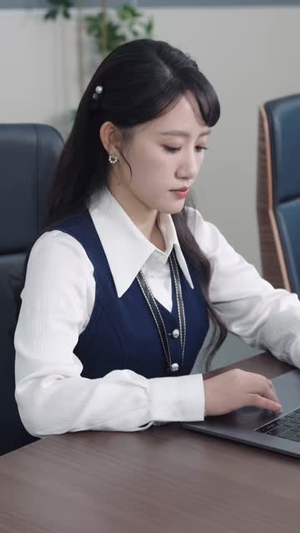 直播:我说没杀过人,测谎仪爆红(79集) 直播:我说没杀过人,测谎仪爆红(79集)短剧宝藏全集限免看