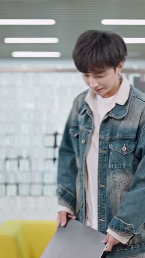 爸,我三天开路虎,你咋被退学了(80集) 爸,我三天开路虎,你咋被退学了(80集)短剧最终章免费合集