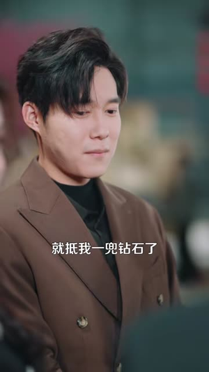 都市，我的右手住着凤凰女帝（85集）短剧最终章免费合集