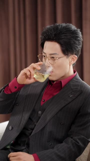 神级系统:天崩开局后重塑完美人生(70集) 神级系统:天崩开局后重塑完美人生(70集)短剧全剧终高清放送