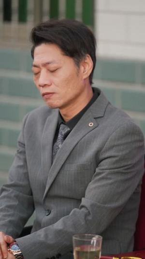 带校花回家后，全村大佬藏不住了（63集）短剧全系列免费畅享