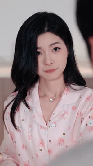 于小姐的首富室友（70集）短剧全系列永久免费