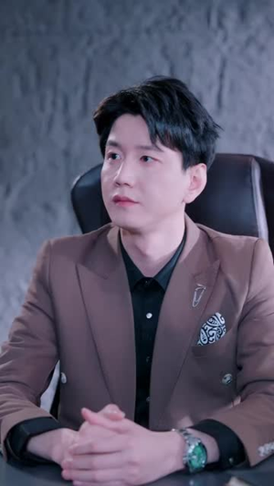 全知赋能：我从司机变成资本之王（80集）短剧合集通宵追更版