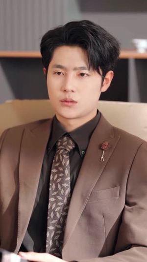 能看见弹幕，我救赎了偏执大佬（80集）短剧大结局超前点映