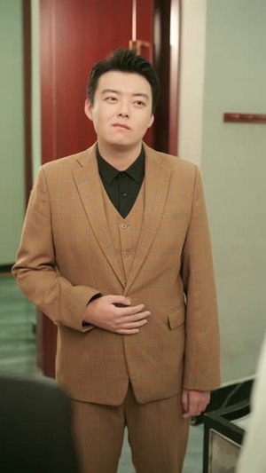 修仙曝光后，追我的美女排到了村口（76集）短剧限免全集任你点