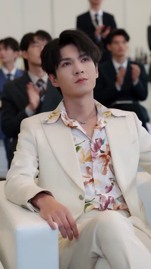 带出销冠被裁员（77集）短剧热播全集免费追