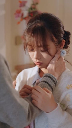 逆光里的星与辰（70集）短剧最终回限免畅看