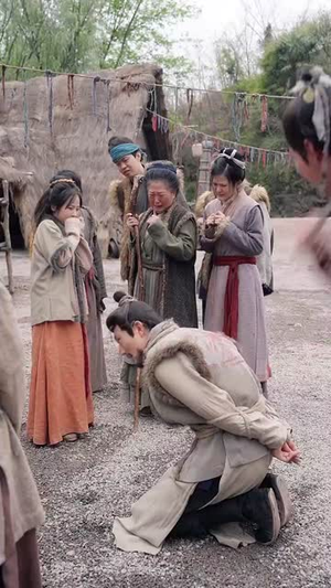 被逼流放，带着王爷垦大荒（80集）短剧全集幕后花絮版