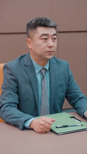 穿成小炮灰，心声带全家躺赢（79集）短剧全集特惠限时看