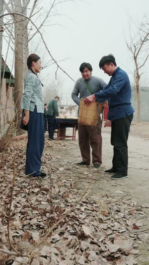 重回八零:我带全家走出山(91集) 重回八零:我带全家走出山(91集)短剧全集连看不停歇