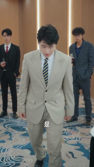 京圈等我离婚上位,他却失控索吻(72集) 京圈等我离婚上位,他却失控索吻(72集)短剧合集4K修复版