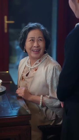 小女佣的惊喜，他用余生来宠（73集）短剧全集幕后花絮版